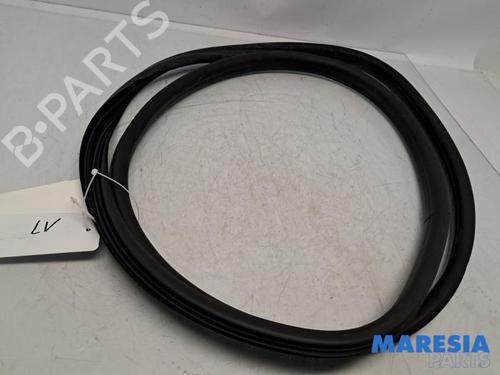 Used Rubber door seal RENAULT CLIO IV Grandtour (KH_) 0.9 TCe 90 (90 hp) 31517826