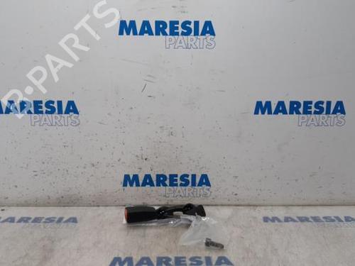 Used Seat buckle FIAT 500 (312_) 1.2 (312AXA1A) (69 hp) 31439111