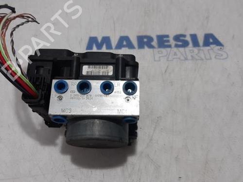 Used ABS pump FIAT GRANDE PUNTO (199_) 1.4 (199AXB11, 199AXB1A, 199BXB1A, 199AXL1A) (77 hp) 31527808