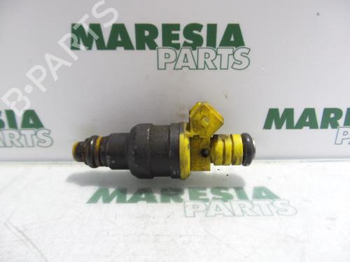 Used Injector ALFA ROMEO GTV (916_) 2.0 T.SPARK 16V (916.C2__, 916C2C00) (150 hp) 31516409