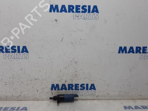 Used Washer pump PEUGEOT 307 CC (3B) 2.0 16V (136 hp) 31464193