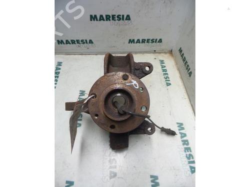 right-front-steering-knuckle-renault-megane-ii-bm01_-cm01_-2001-2002-2003-2004-2005-2006-2007-2008-2009-2010-2011-2012-31392325 main image