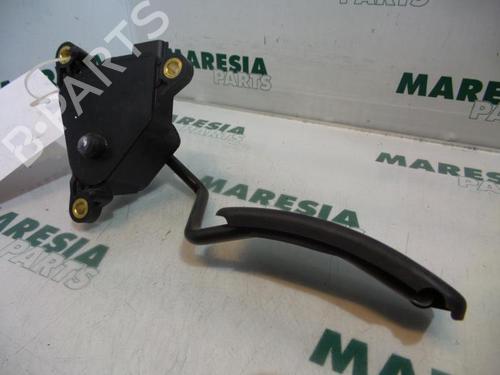 Used Electronic module RENAULT SCÉNIC II (JM0/1_) 2.0 (JM05, JM0U, JM1N, JM1U, JM2V) (135 hp) 31459895