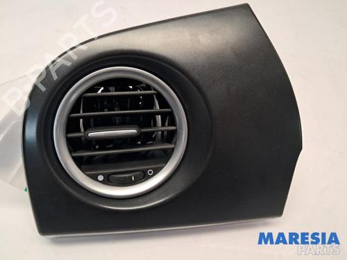 Used Air vent FIAT 500 (312_) 0.9 (312AXG1A, 312.AXG11) (86 hp) 31412325