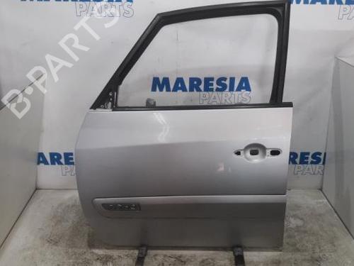 Dør venstre fortil RENAULT ESPACE IV (JK0/1_) 2.0 dCi (JK01, JK02, JK1J, JK1K, JK1H) (150 hp) 31401009