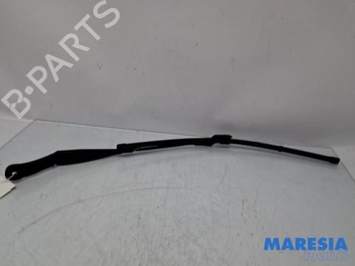 Used Front windshield wiper arm Front windshield wiper arm PEUGEOT 308 SW II (LC_, LJ_, LR_, LX_, L4_) 1.2 THP 110 (110 hp) 31389104 31389104
