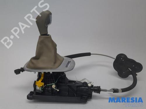 Used Gear lever RENAULT SCÉNIC III (JZ0/1_) 2.0 16V (JZ0G, JZ0P, JZ1E, JZ1P) (140 hp) 31453403