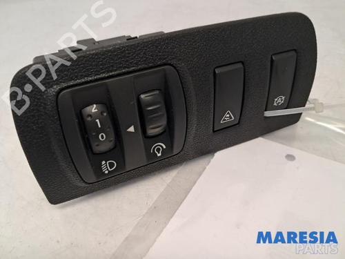 Used Switch Switch RENAULT SCÉNIC III (JZ0/1_) 1.6 dCi (JZ00, JZ12) (130 hp) 31401692 31401692