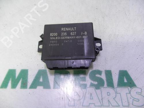 Used Electronic module RENAULT SCÉNIC II (JM0/1_) 2.0 (JM05, JM0U, JM1N, JM1U, JM2V) (135 hp) 31520593