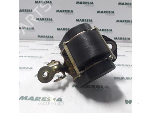 Used Front right seatbelt RENAULT LAGUNA II Grandtour (KG0/1_) 1.8 16V (121 hp) 31488017