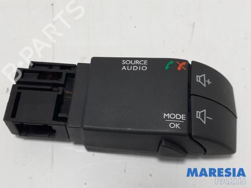Used Switch DACIA SANDERO II TCe 90 (B8M1, B8MA, B8AC) (90 hp) 31518299