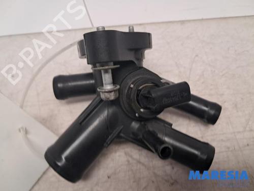 Used Thermostat housing Thermostat housing OPEL KARL (C16) 1.0 (75 hp) 39726034 39726034