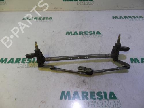 front-wipers-mechanism-fiat-500-312_-2007-31392434 main image