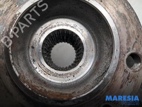 Right front steering knuckle RENAULT CAPTUR I (J5_, H5_) 1.5 dCi 90 (J5N4, J5M5, J5MW, J5M6, J5AL, J5AJ) | BP31515467M26