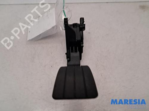 pedal-renault-clio-iv-grandtour-kh_-2012-2013-2014-2015-2016-2017-2018-2019-2020-2021-31417349 main image