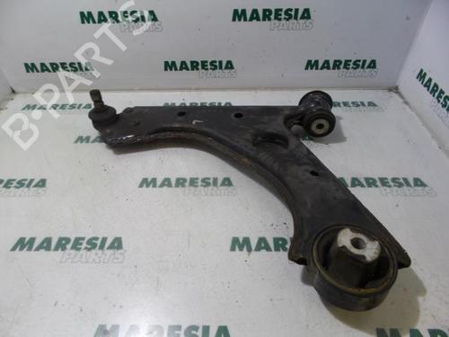 Used Left front suspension arm FIAT GRANDE PUNTO (199_) 1.4 (199AXB11, 199AXB1A, 199BXB1A, 199AXL1A) (77 hp) 31412413