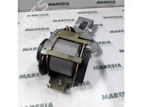 Used Rear right seatbelt RENAULT SCÉNIC I MPV (JA0/1_, FA0_) 1.9 dCi (JA05, JA1F) (102 hp) 31533637