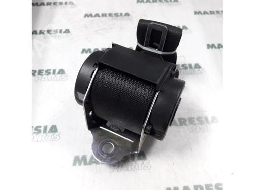 rear-left-seatbelt-fiat-grande-punto-199_-2005-31479789 main image