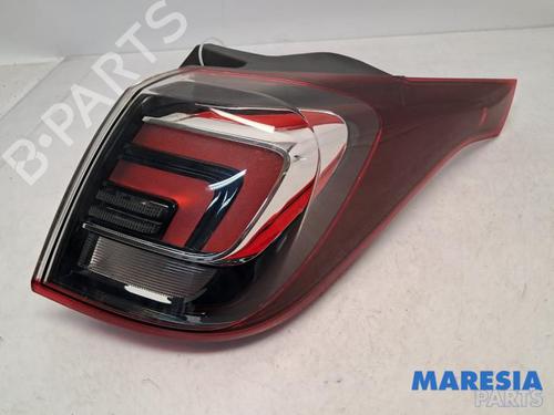 Used Right taillight OPEL CROSSLAND X / CROSSLAND (P17, P2QO) 1.2 (83 hp) 31440968