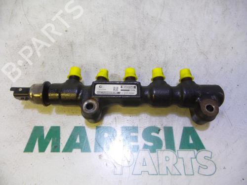 Used Injection rail PEUGEOT EXPERT Van (VF3A_, VF3U_, VF3X_) 1.6 HDi 90 16V (90 hp) 31472218