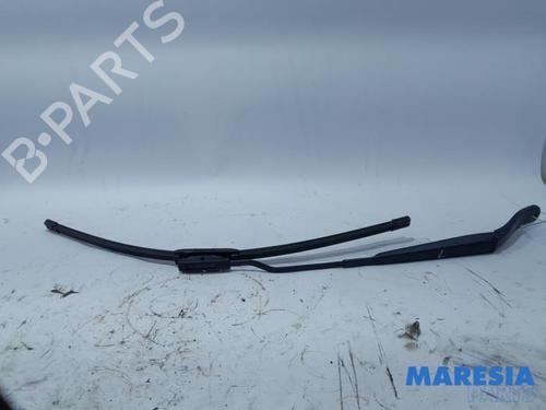 Used Front windshield wiper arm CITROËN C3 II (SC_) 1.6 HDi (92 hp) 31460488