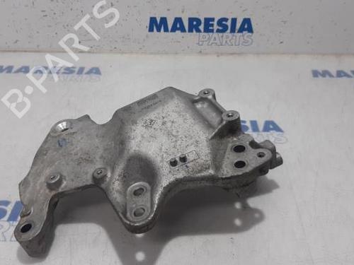 Used Gearbox mount RENAULT TRAFIC III Van (FG_) 1.6 dCi 125 (FGMH) (125 hp) 31468719
