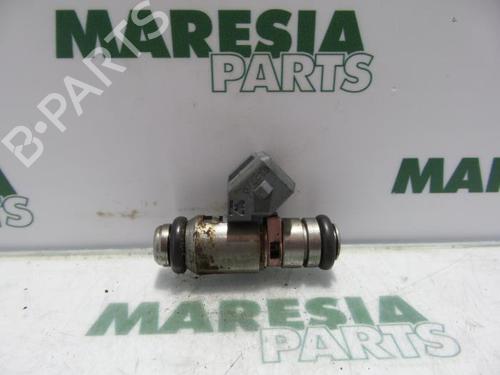 injector-renault-clio-ii-bb_-cb_-1998-1999-2000-2001-2002-2003-2004-2005-2006-2007-2008-2009-2010-2011-2012-2013-2014-2015-2016-31527754 main image