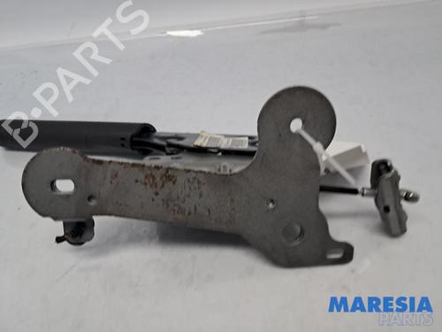 Hand brake PEUGEOT 208 I (CA_, CC_) 1.2 VTI 82 | BP31450082I18 