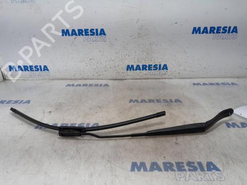 Used Front windshield wiper arm CITROËN C3 II (SC_) 1.2 VTi 82 (82 hp) 31485362