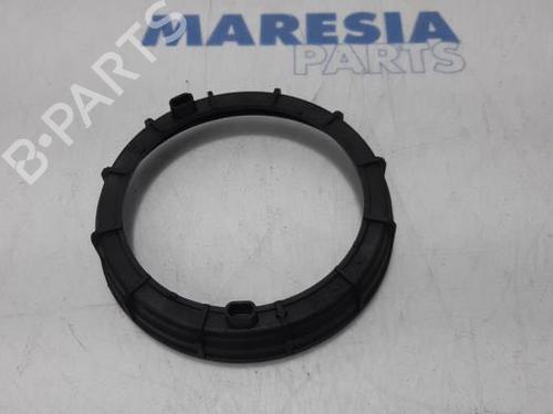 Used Fuel pump PEUGEOT 5008 (0U_, 0E_) 1.6 HDi (110 hp) 31473678