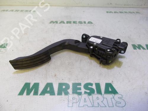 Used Electronic module RENAULT TWINGO II (CN0_) 1.2 (CN0D) (58 hp) 31522015