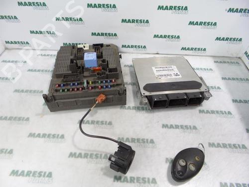 Used Engine control unit (ECU) CITROËN C5 I (DC_) 2.0 16V (DCRFNC, DCRFNF) (136 hp) 31525373