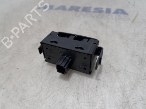 Used Warning switch OPEL VIVARO B Van (X82) 1.6 CDTI (05) (125 hp) 31444706
