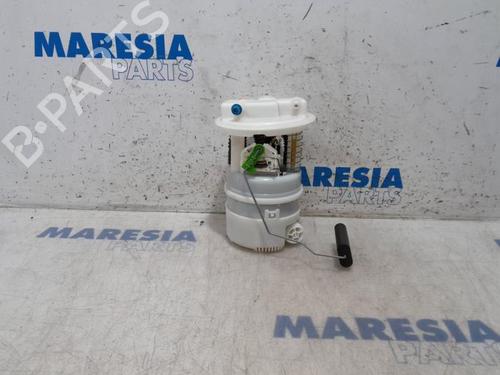 Used Fuel pump RENAULT CAPTUR I (J5_, H5_) 1.2 TCe 120 (118 hp) 31391209
