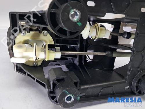 Gear lever PEUGEOT 208 I (CA_, CC_) 1.2 VTI 82 | BP31527927M90 