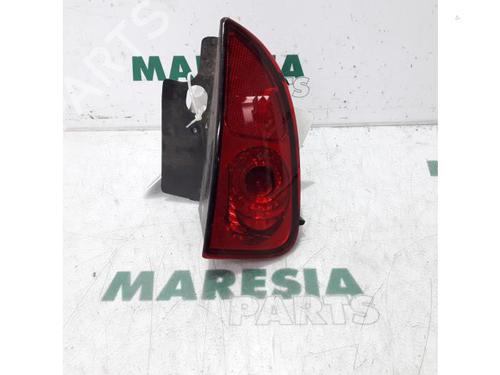 Tågelys RENAULT ESPACE IV (JK0/1_) 2.0 (JK0A, JK1D, JK0N) (170 hp) 31461704