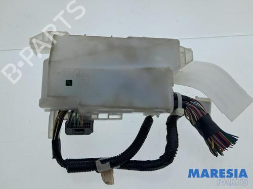 Fuse box PEUGEOT 108 1.0 VTi | BP37524250E1 - Image 3