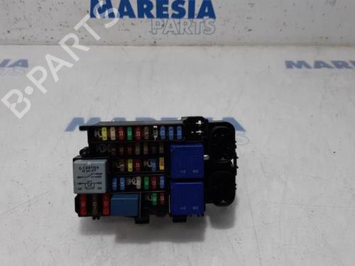 Used Fuse box Fuse box RENAULT MEGANE III Grandtour (KZ0/1) 1.5 dCi (KZ09, KZ0D, KZ1G, KZ29, KZ14, KZ1W, KZ10, KZ1F,... (110 hp) 31433025 31433025