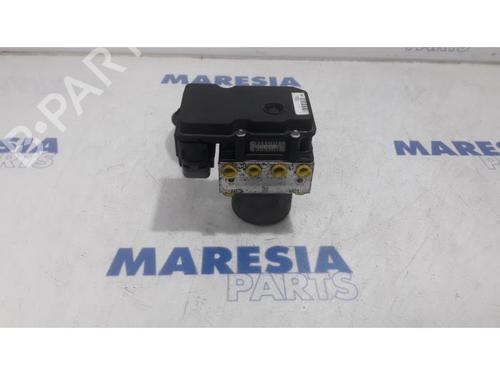 Used ABS pump PEUGEOT EXPERT Van (VF3A_, VF3U_, VF3X_) 2.0 HDi 120 (120 hp) 31518875