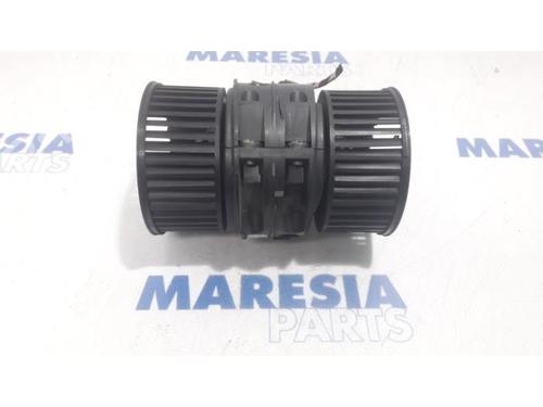Used Heater blower motor RENAULT SCÉNIC III (JZ0/1_) 1.5 dCi (110 hp) 31529414