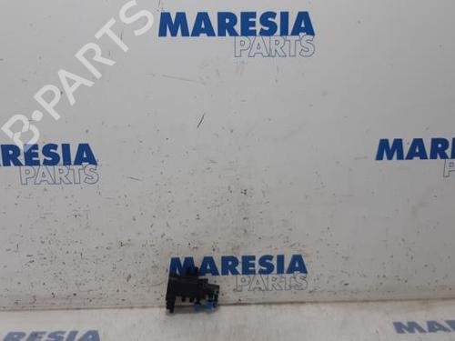 Elektronisk sensor PEUGEOT 308 II (LB_, LP_, LW_, LH_, L3_) 1.6 HDi 100 (99 hp) 31508499