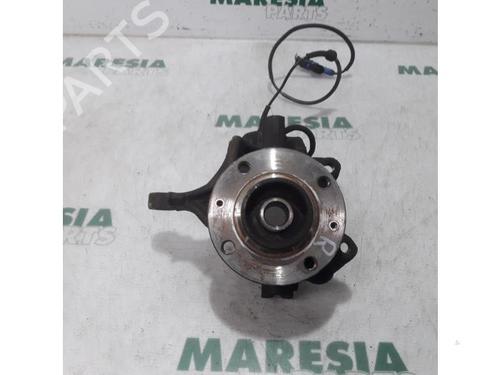 Used Right front steering knuckle CITROËN C3 II (SC_) 1.6 HDi (92 hp) 31481454