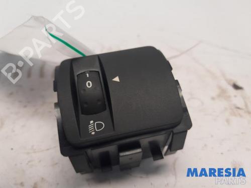 Used Switch RENAULT TWINGO III (BCM_, BCA_) 1.0 SCe 70 (71 hp) 31448119