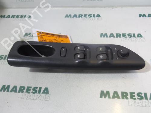 Used Switch RENAULT LAGUNA I (B56_, 556_) 2.0 (114 hp) 31394663