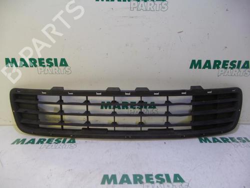 Used Grille Grille FIAT PUNTO (188_) 1.2 60 (188.030, .050, .130, .150, .230, .250) (60 hp) 31498929 31498929