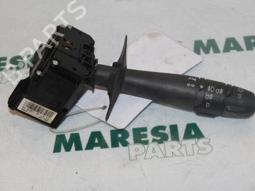 Used Steering column stalk RENAULT CLIO II (BB_, CB_) 1.4 (B/CB0C, B/CB0S) (75 hp) 31386791