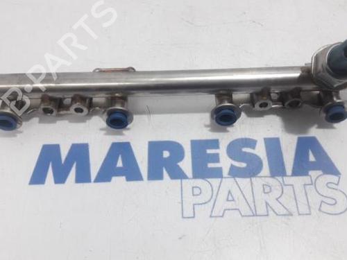 Used Injection rail RENAULT MEGANE IV Hatchback (B9A/M/N_) 1.2 TCe 130 (B9MR) (130 hp) 31386323
