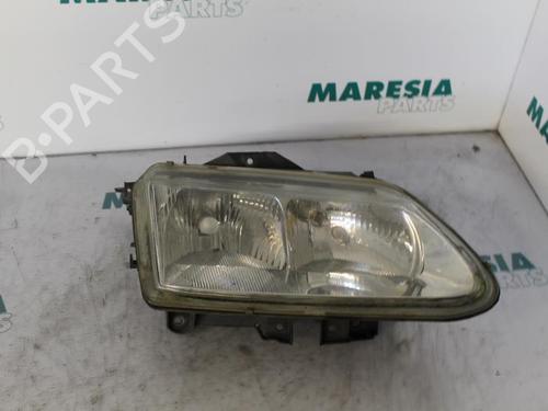 Used Right headlight RENAULT ESPACE III (JE0_) 2.0 16V (JE0N, JE0L, JE02) (140 hp) 31477585