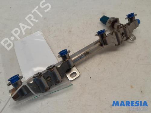 Used Injection rail RENAULT CAPTUR I (J5_, H5_) 1.2 TCe 120 (118 hp) 31512247