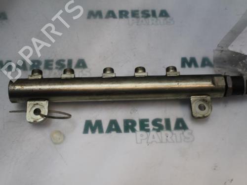 injection-rail-fiat-strada-pickup-178_-278_-1998-31418838 main image